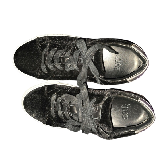 The Greats 2017 Black Friday Royale Velvet Sneaker | 37 (7) - Picture 6 of 8